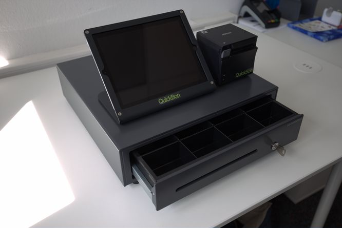 Kassenlade Metapace K-1 mit iPad und Epson TM-m10